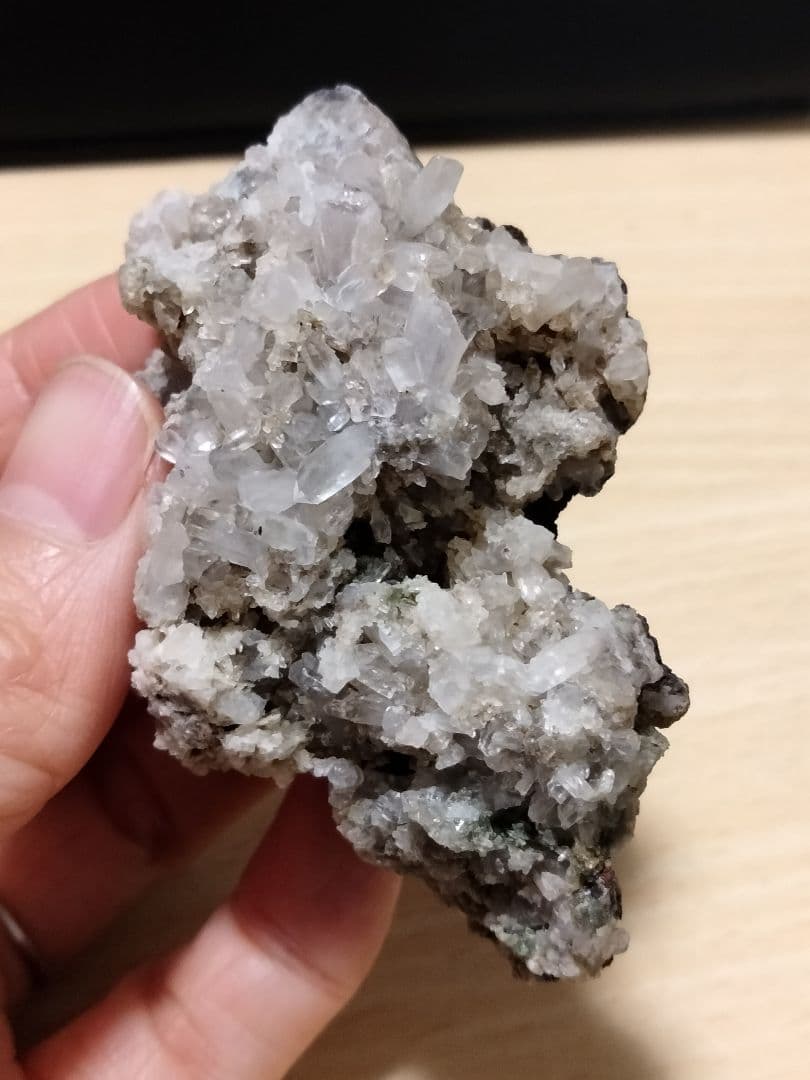 埼玉県秩父市中津川 秩父鉱山 橋掛沢　水晶クラスター 番号6