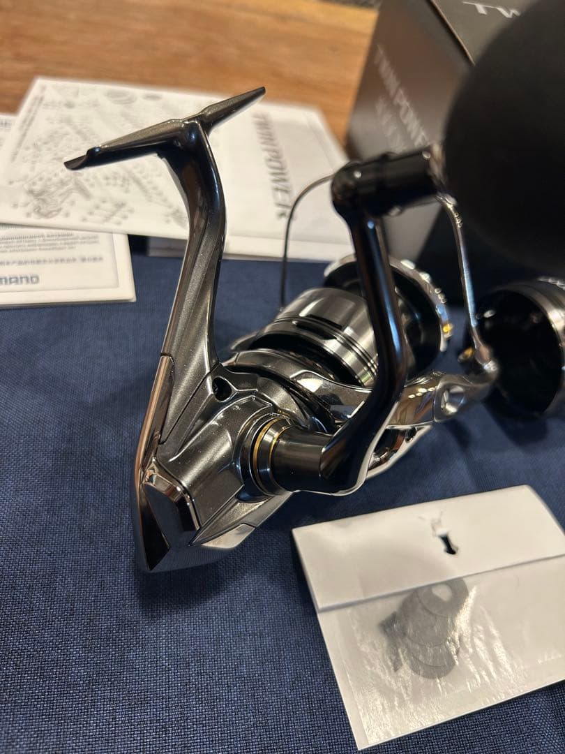 24 ツインパワー4000XG 替えスプール付き