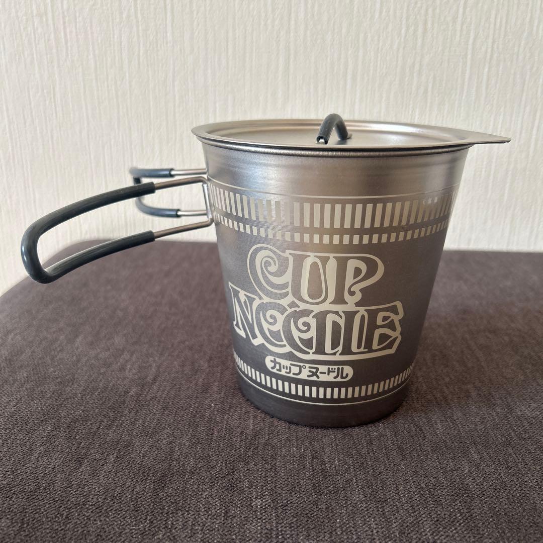 カップヌードル ステンレスマグカップ、黒ハンドル