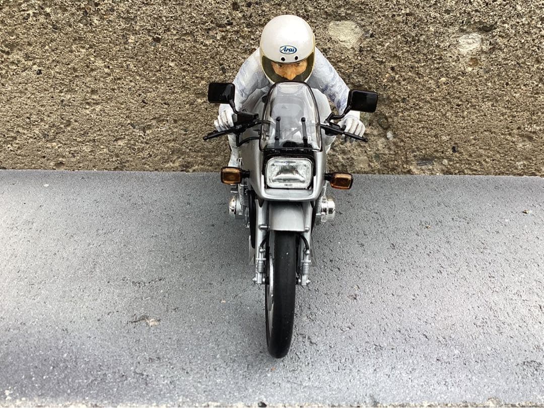 バイクプラモデル　タミヤ1/12 スズキカタナ　フィギュア付き