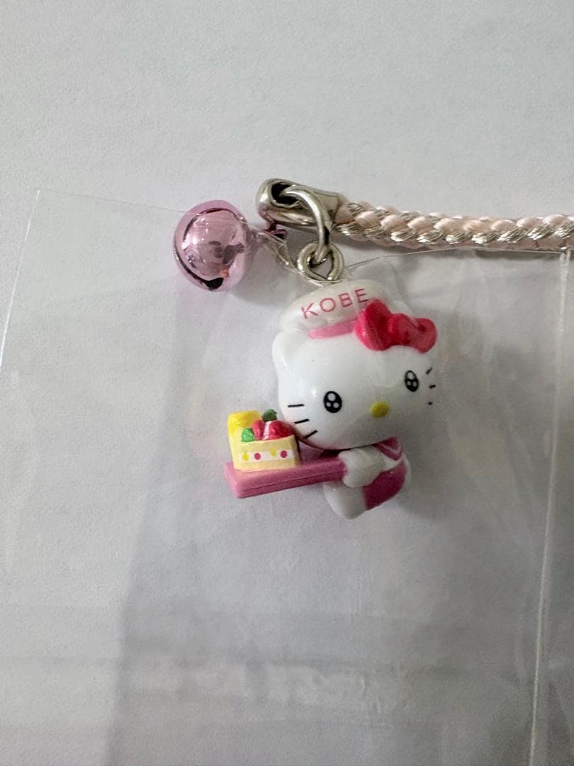 ハローキティ 神戸ハーバーランド　ご当地限定　ケーキ　根付　ストラップ　廃盤