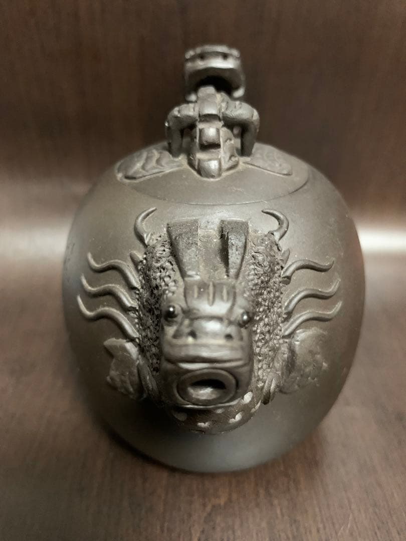 《希少アンティーク品》《送料無料》⭐︎ 龍の急須　レリーフ彫刻　陶器♪⭐︎