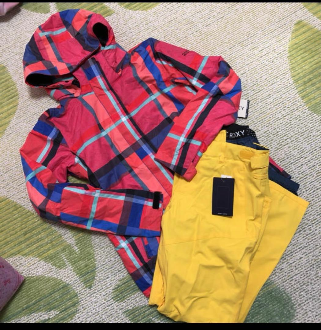 新品　ロキシー　スノボーウェア