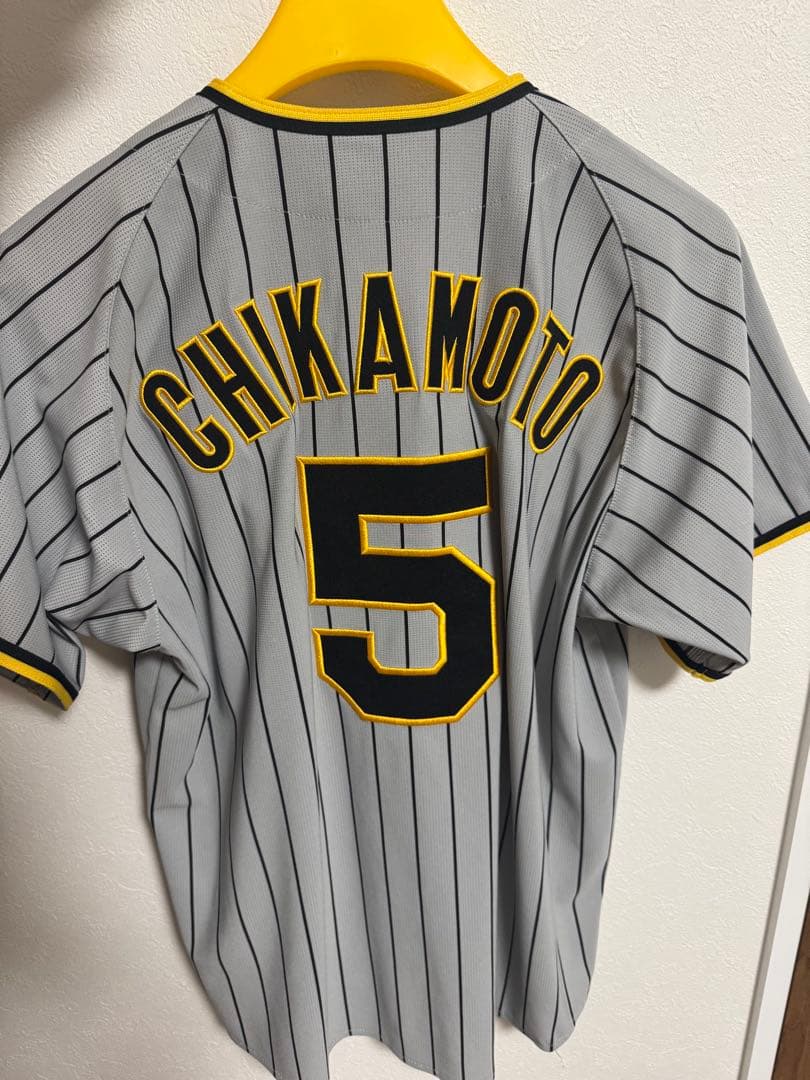 阪神タイガース　近本光司選手　前ビジター　ユニフォーム　Sサイズ　#5