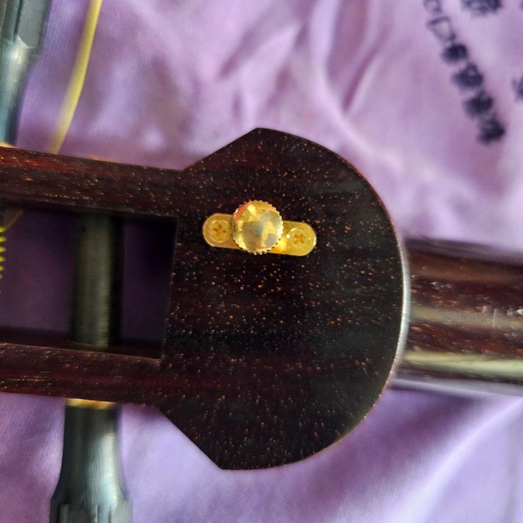 三味線 中棹 犬皮 紫檀 丸打胴 東サワリ 金細 ハードケース付