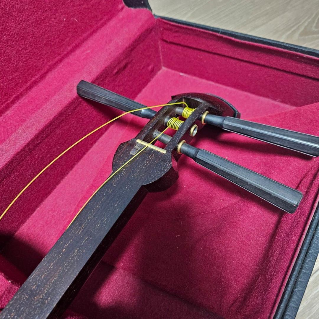 三味線 中棹 犬皮 紫檀 丸打胴 東サワリ 金細 ハードケース付