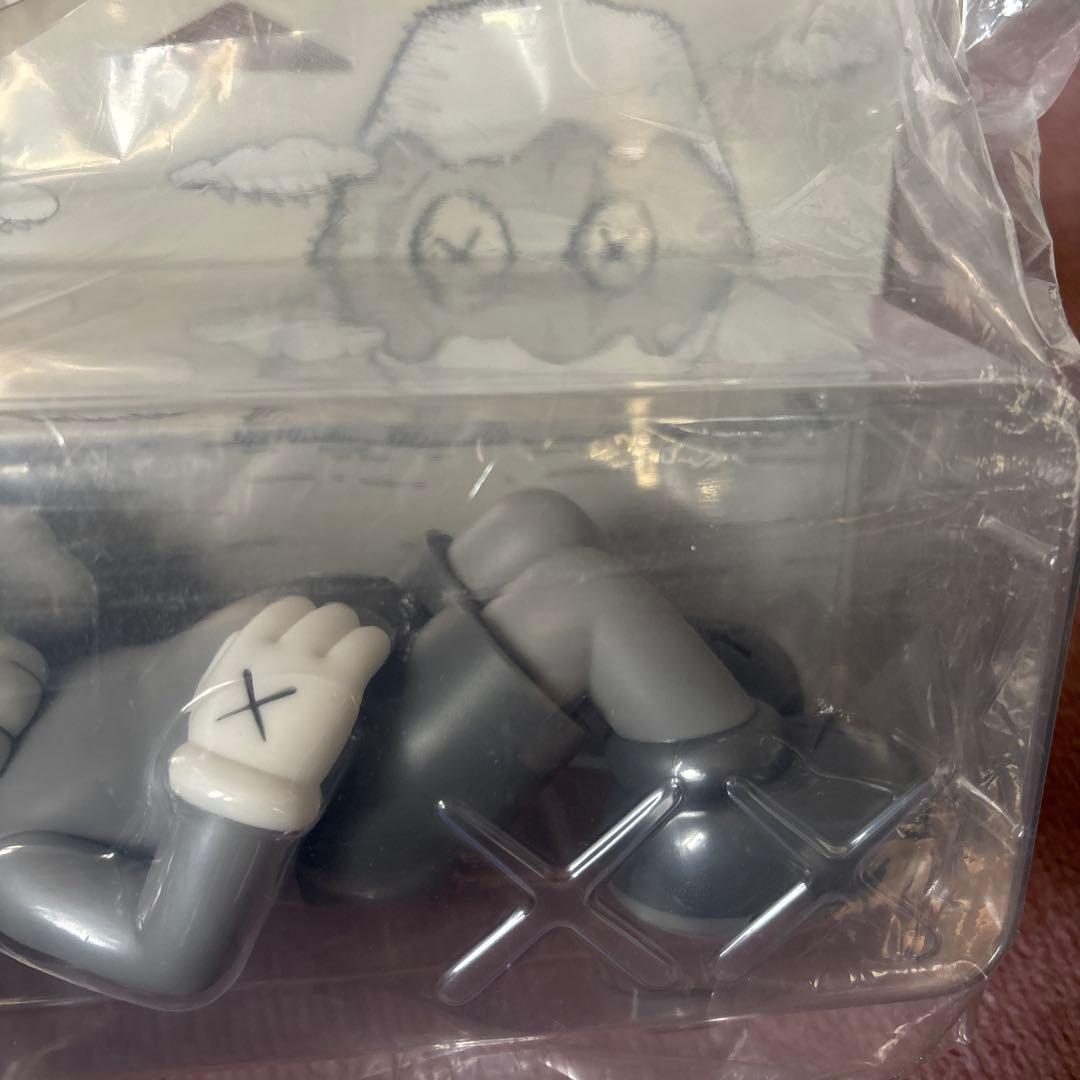 KAWS HOLIDAY JAPAN 新品 フィギュア 富士山ver 日本限定