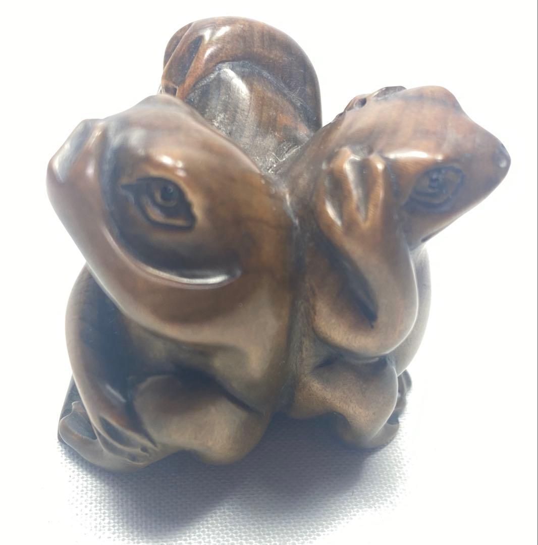 根付柘植　サンカエル(見て、言って、聞いてカエル）の彫刻　黄楊繊細彫刻置物　木製