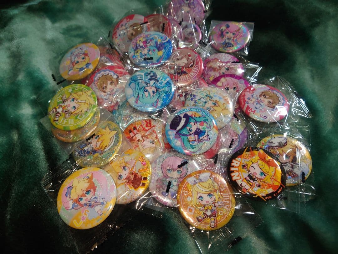 初音ミク　VOCALOID　マジミラ　雪ミク　缶バッジ等