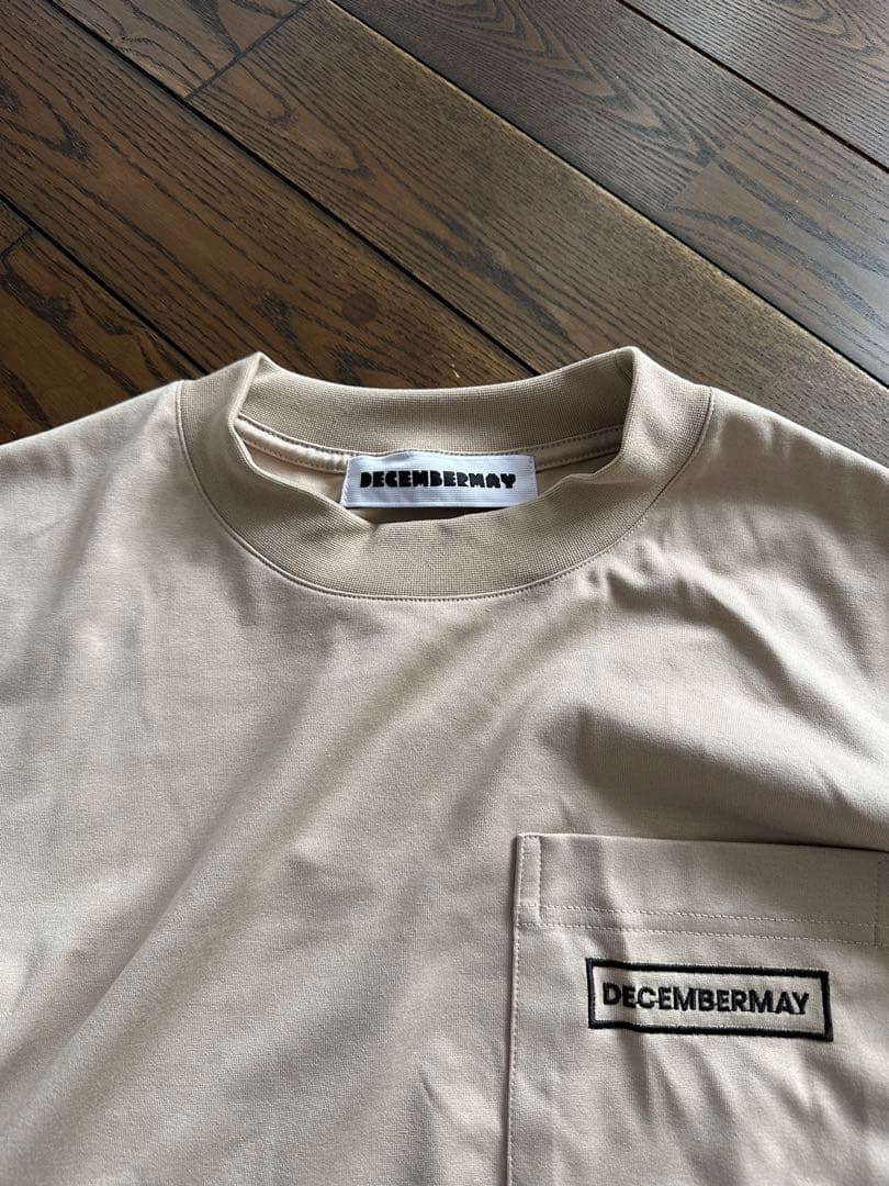 ディセンバーメイ　モックネックシャツ2枚セット