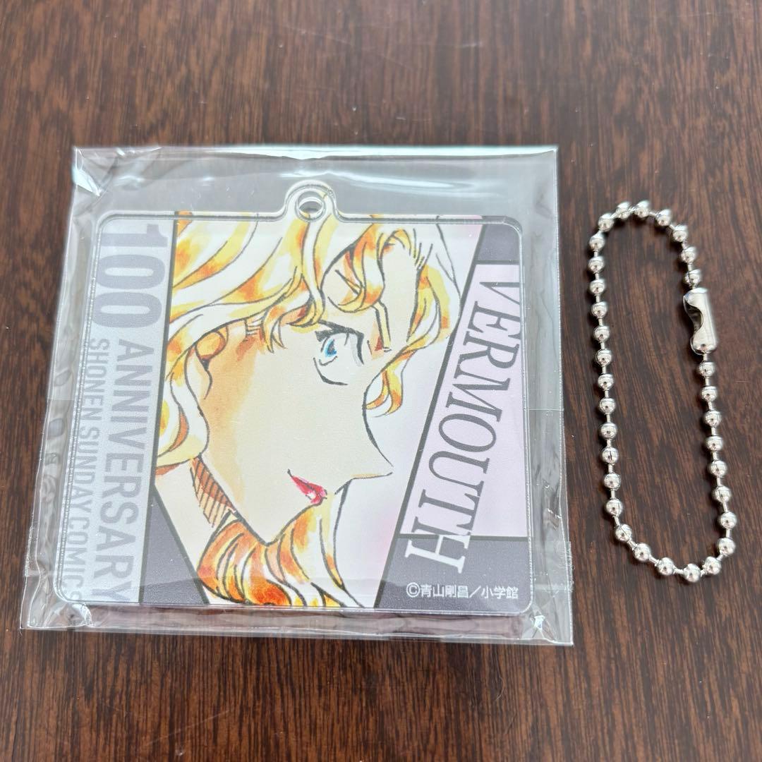 名探偵コナン　ベルモット 100巻　アクリルキーホルダー　アクキー