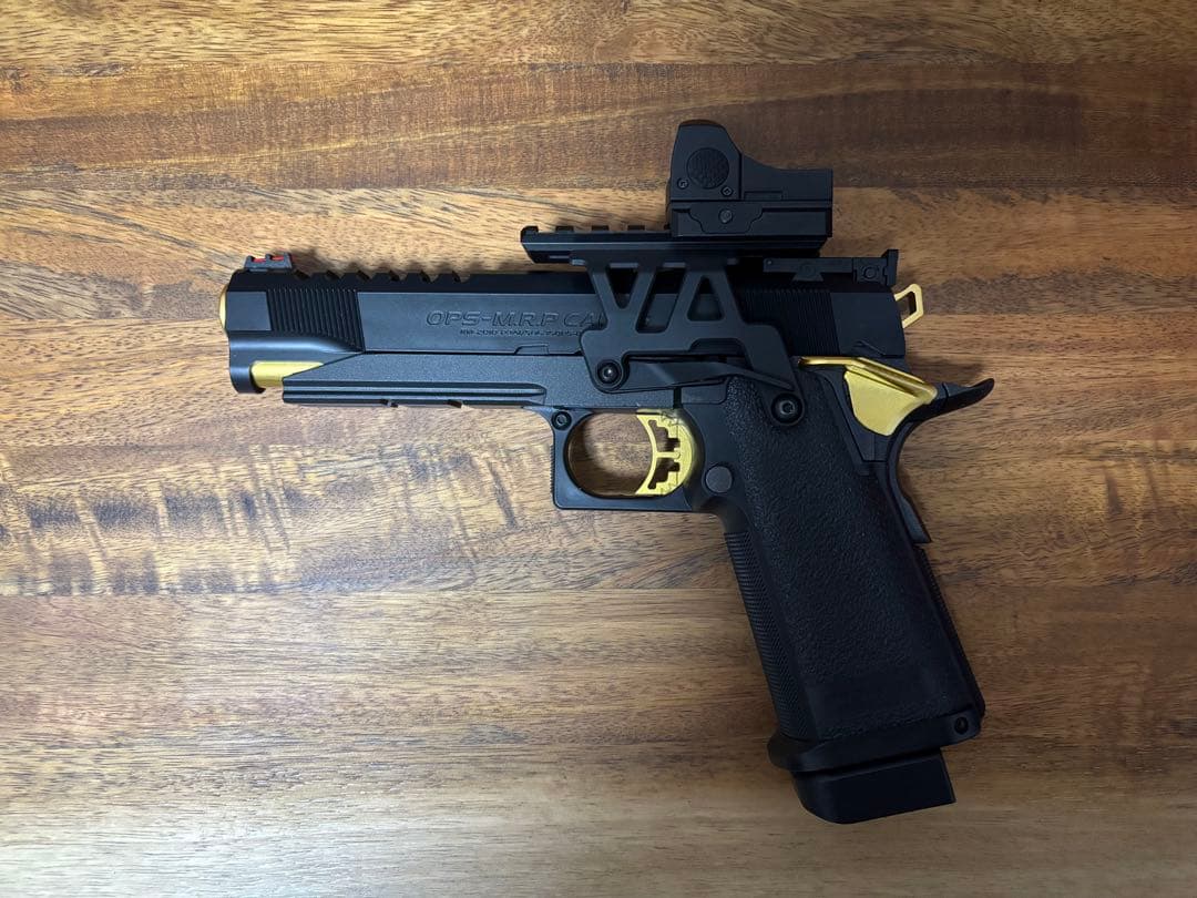 【新品未使用品】ハイキャパ5.1 ゴールドマッチ　ドットサイト付き