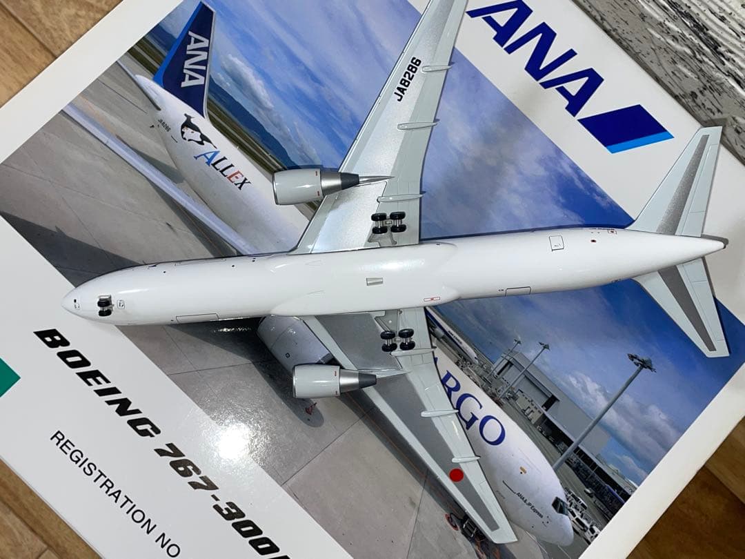 全日空商事 1/200 ANA ボーイング B767-300BCF JA8286