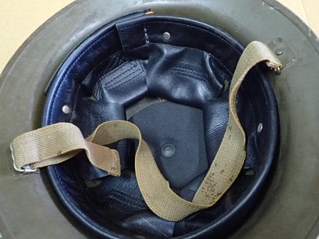 ミリタリー　アーミー　イギリス軍ヘルメット実物