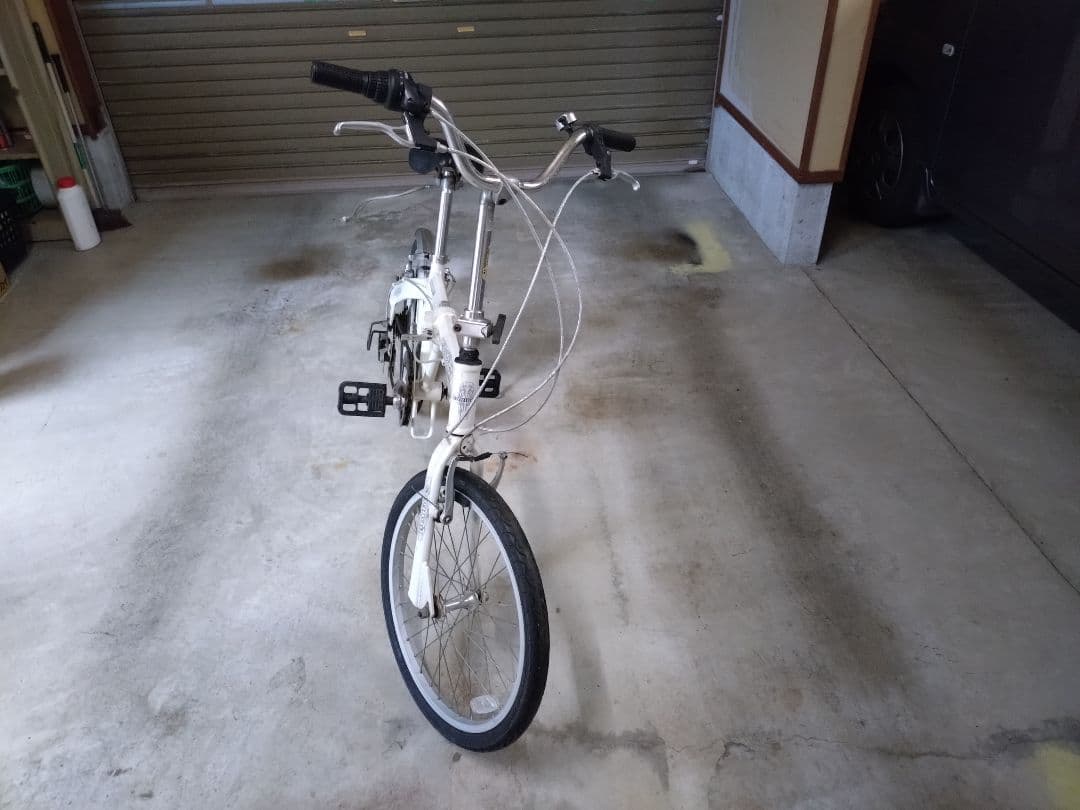 折りたたみ自転車 ホワイト 小径　希望価格での出品ですが値下げ交渉歓迎です。