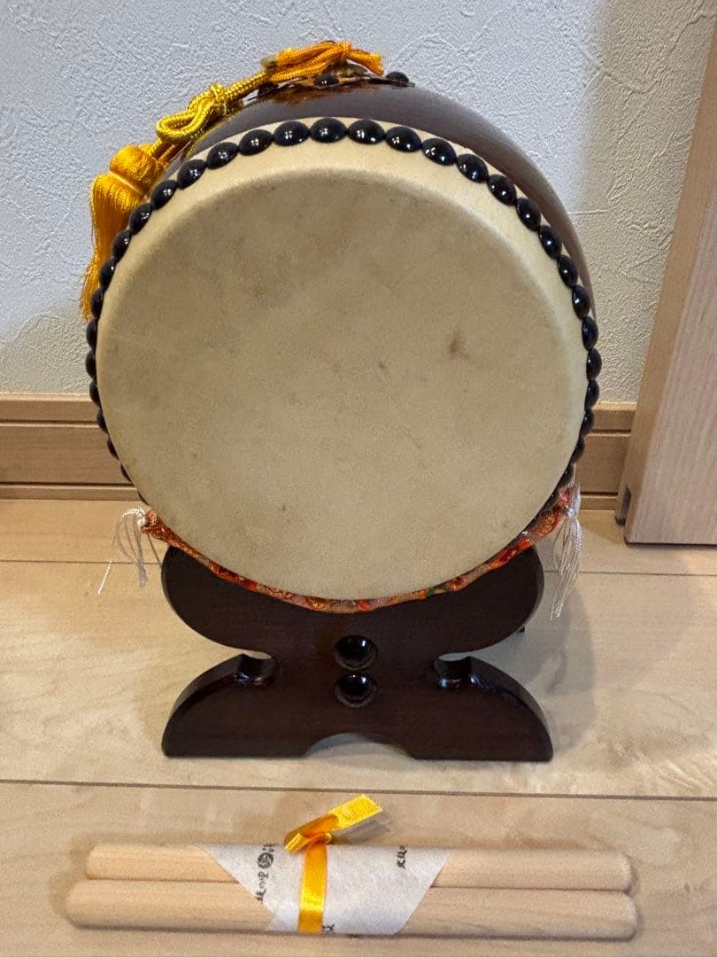 太鼓の里　浅野　ミニ太鼓　大吾 和太鼓 バチ 木製 和楽器 台付箱付き　飾り太鼓