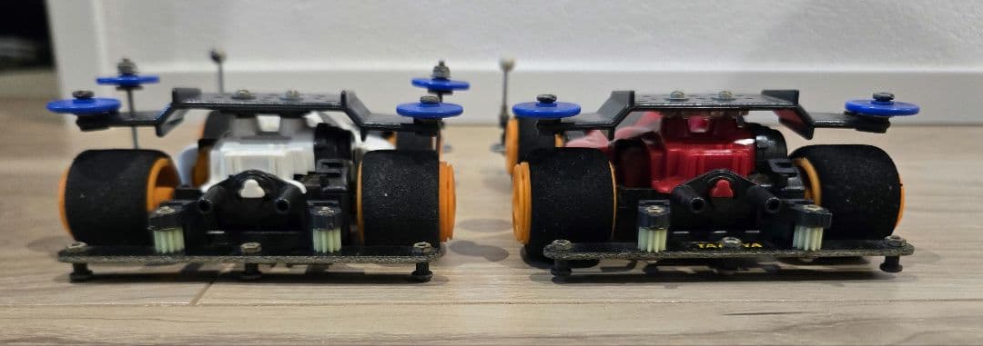 ミニ四駆　アスチュート　赤白2台　ジャンク