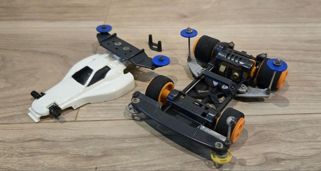 ミニ四駆　アスチュート　赤白2台　ジャンク