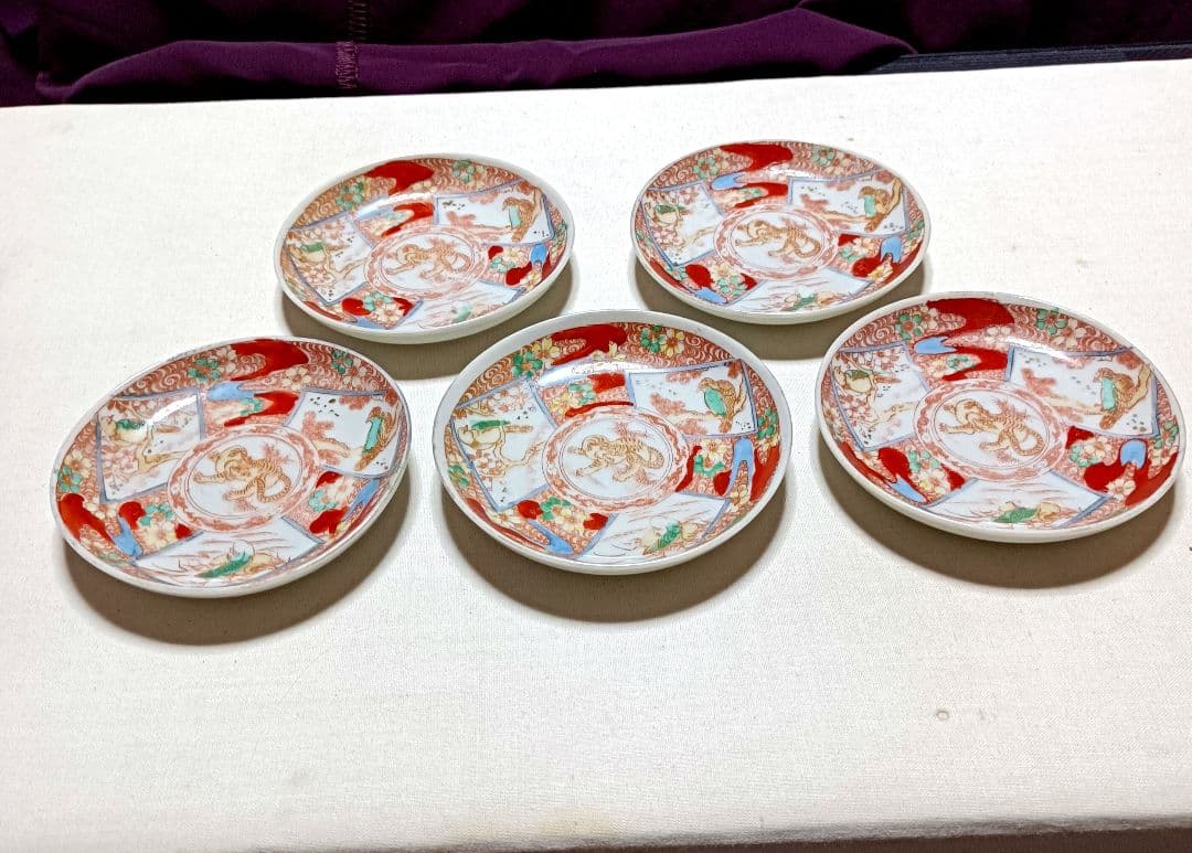 色絵窓絵虎図流れ桜文小皿(角窓３箇所に三種の鳥ず)５枚セット