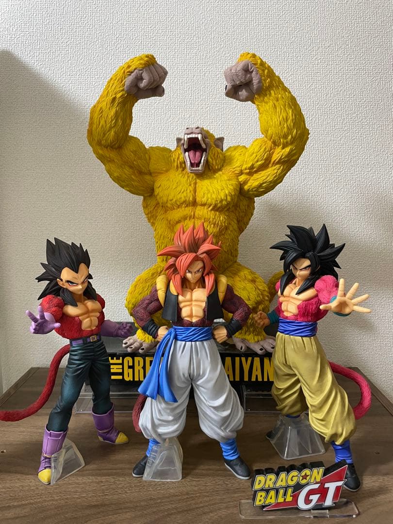 グレイテストサイヤン 黄金大猿、ゴジータ、悟空、ベジータ4体セット➕GTロゴ