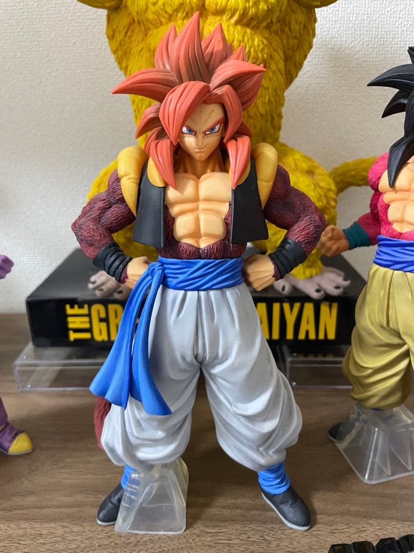 グレイテストサイヤン 黄金大猿、ゴジータ、悟空、ベジータ4体セット➕GTロゴ