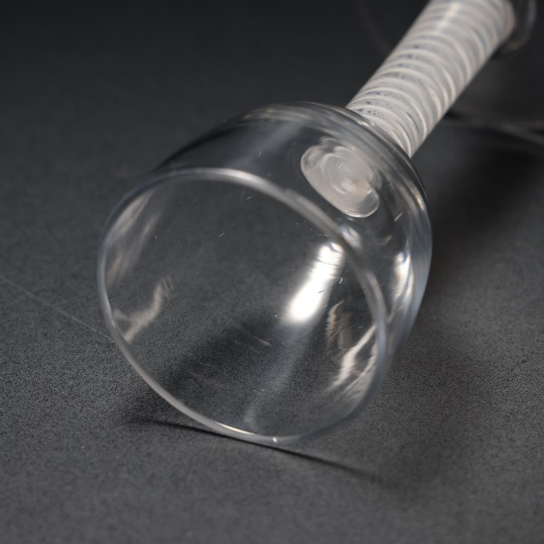 アンティークグラス　オペーク（乳白色）ツイストステム　ゴブレットR1543ダI