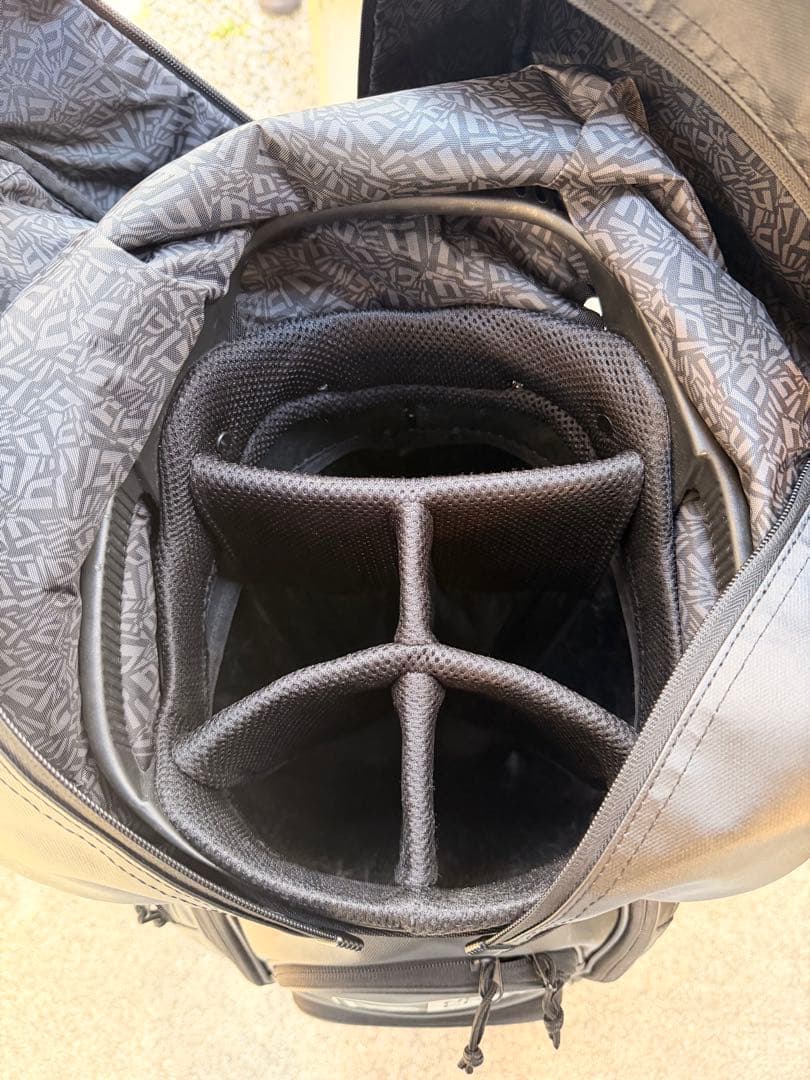 最終値下げNEW ERA ツアーキャディーバッグカバーセット