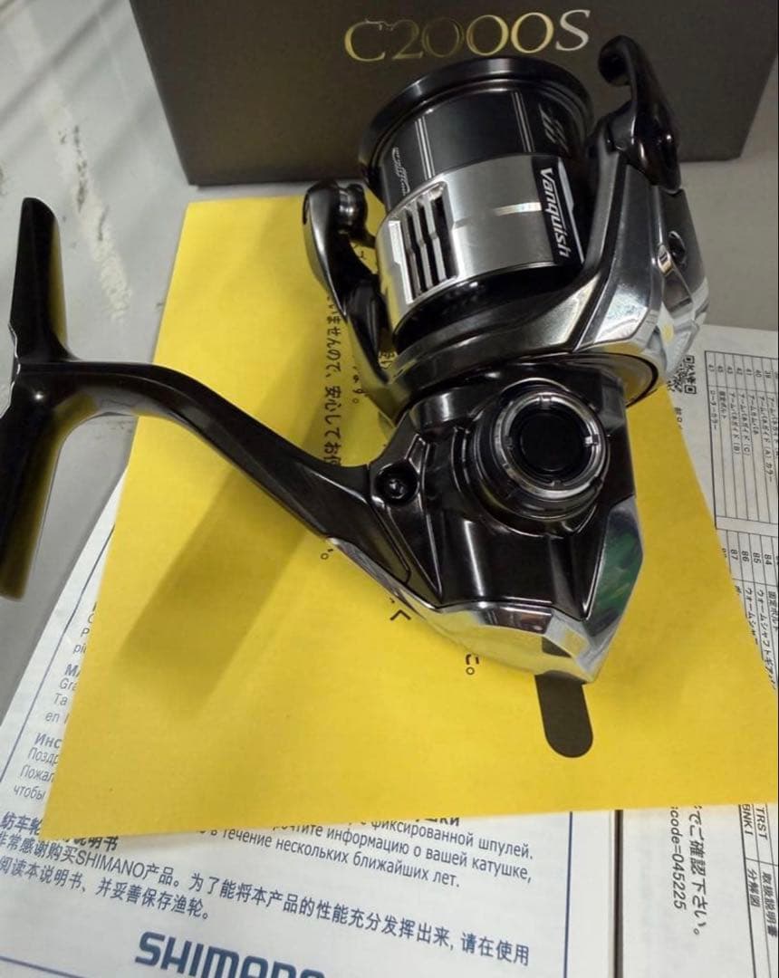 シマノ　23 ヴァンキッシュ　C2000S スピニングリール SHIMANO