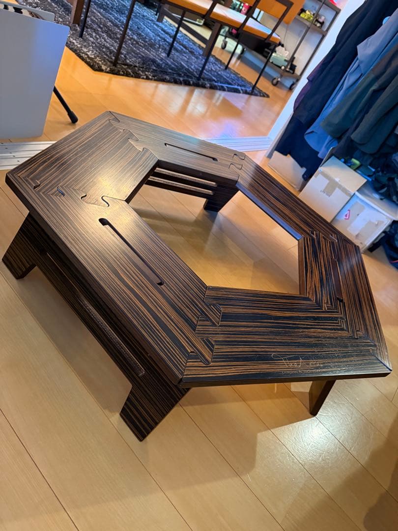 The arth ヘキサテーブル　黒しま次郎　六角テーブル