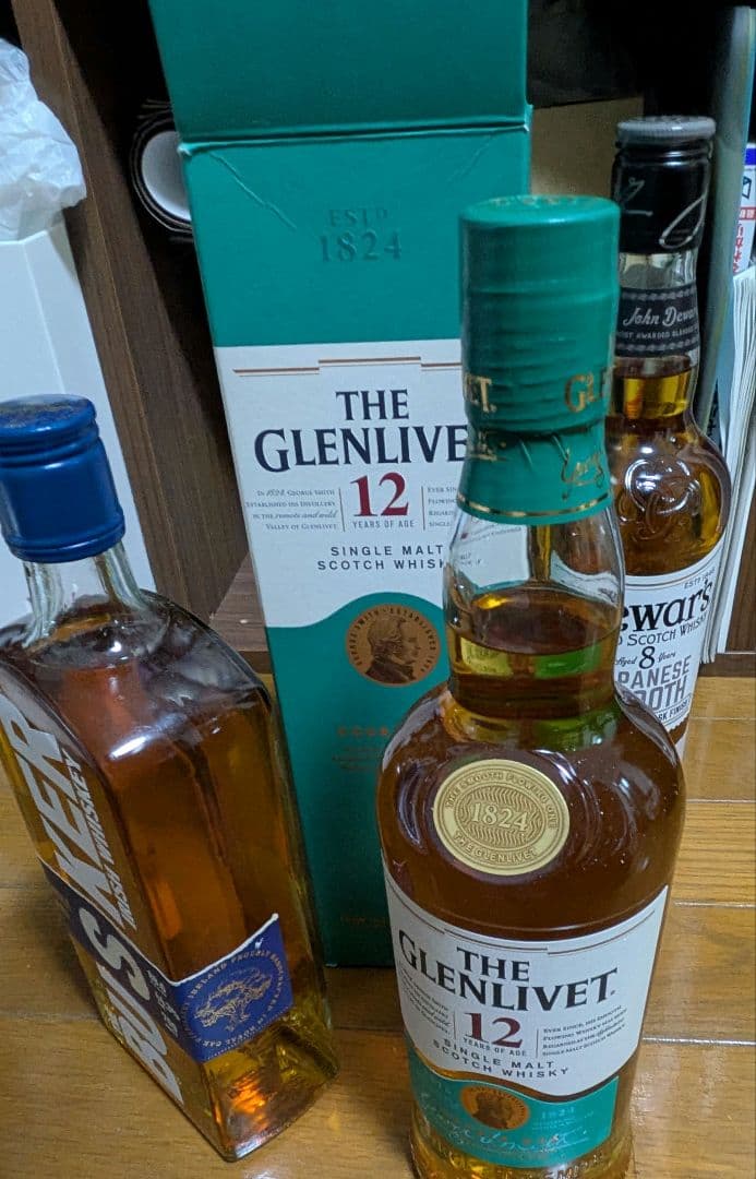 デュワーズ Japanese Smooth 8年、グレンリベット12年、バスカー