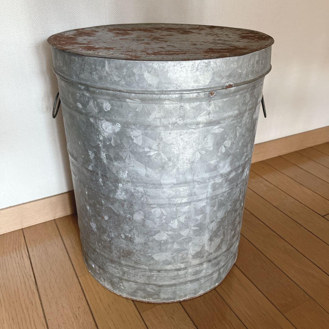 ブリキ　缶　蓋付き　持ち手付き　アンティーク　ヴィンテージ　昭和レトロ