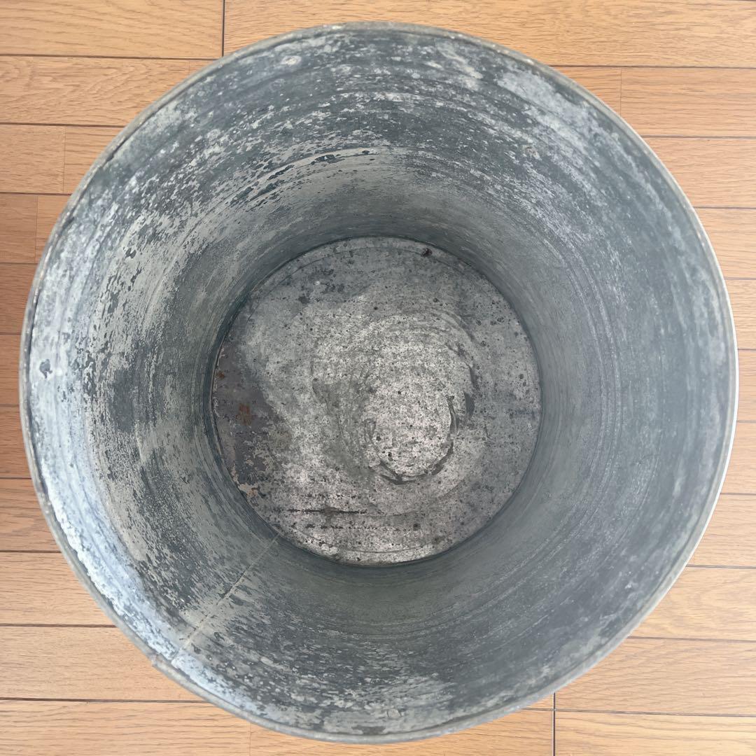 ブリキ　缶　蓋付き　持ち手付き　アンティーク　ヴィンテージ　昭和レトロ