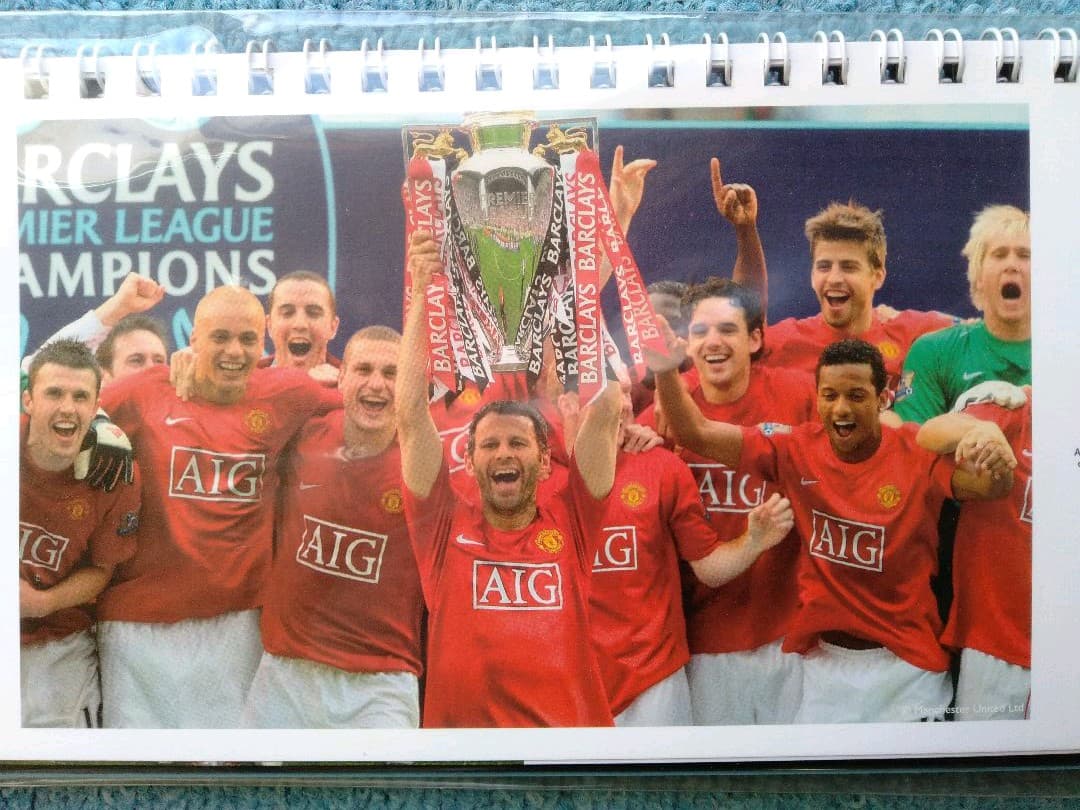 【貴重品】 マンチェスターユナイテッド　卓上カレンダー2009年