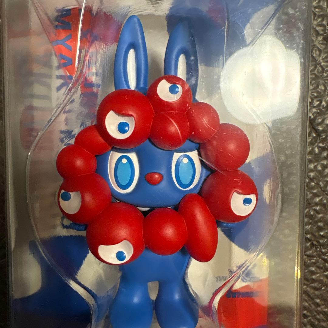 t*r様 【レシートあり】ラブブ ミャクミャク コラボフィギュア