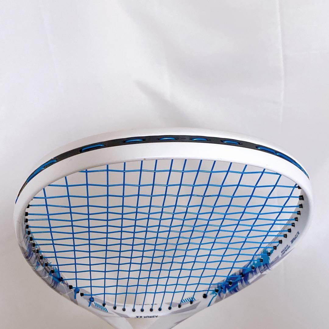 美品　YONEX ヨネックス　VOLTRAGE5V ボルトレイジ5V ホワイト