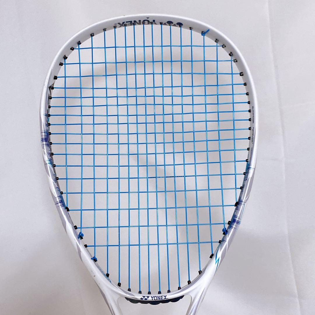 美品　YONEX ヨネックス　VOLTRAGE5V ボルトレイジ5V ホワイト