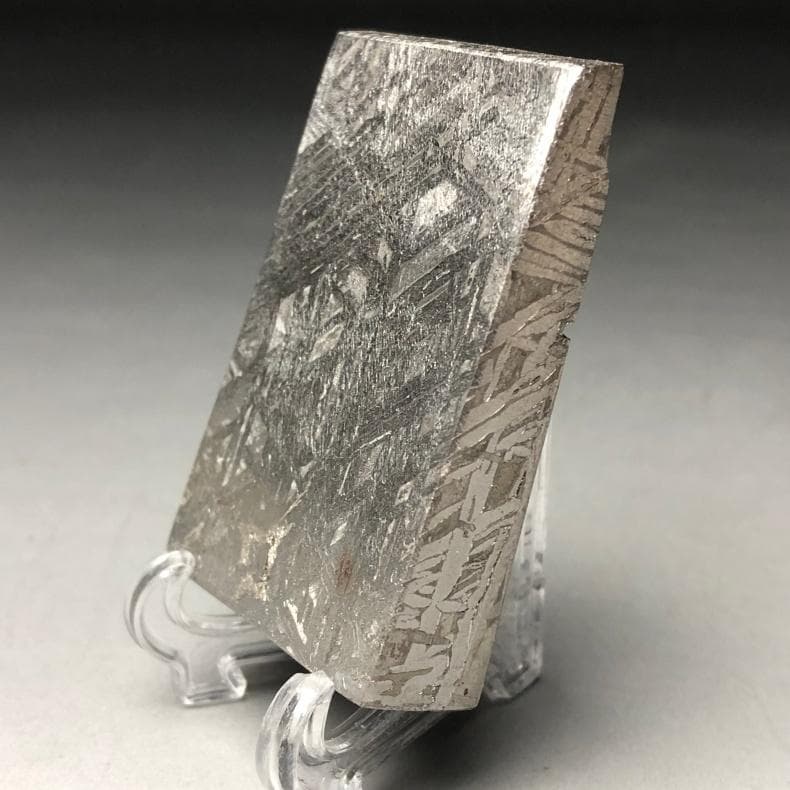 隕石 鉄隕石　アルタイ隕石　ナチュラル　原石　重さ約110ｇ