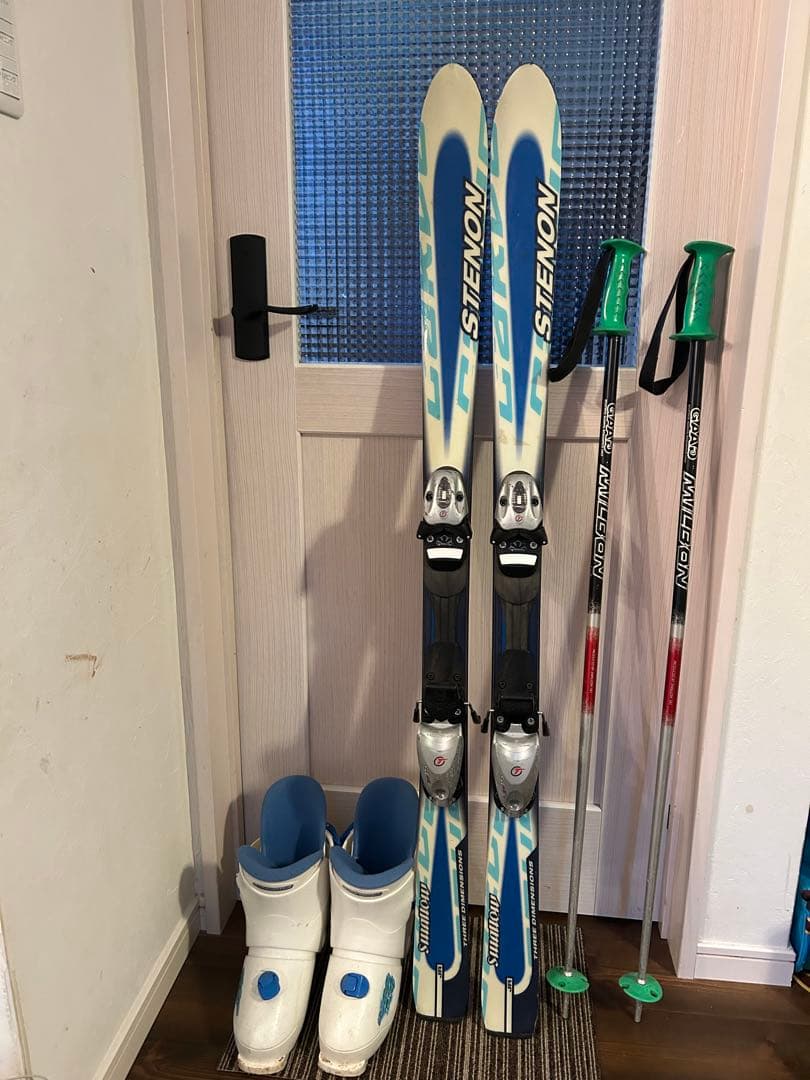 スキー板130㎝ ブーツ23㎝ セット　板にWAXかけて、エッジ研ぎました。