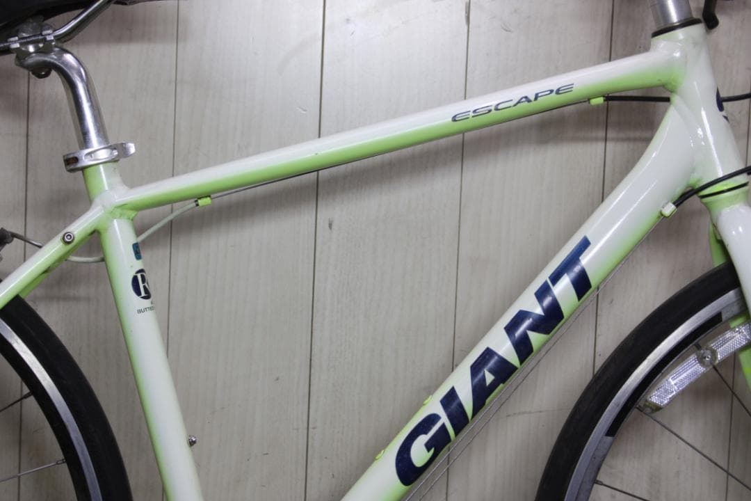 T*A様 GIANT ESCAPE R3 700C アルミ 24速 470mm