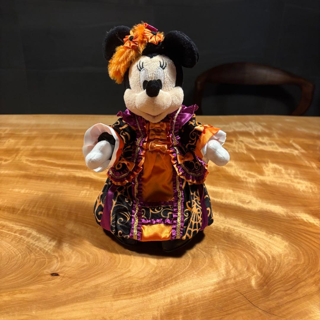 ミニーマウス 着せかえ　ぬいぐるみ本体と着せ替え衣装4つの計5つセット