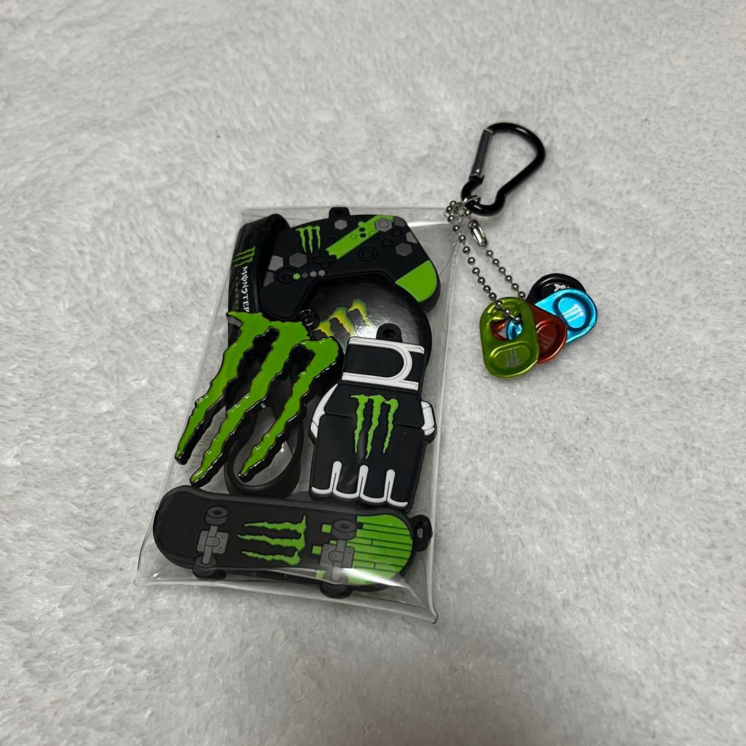 MONSTER ENERGY 詰めポーチ