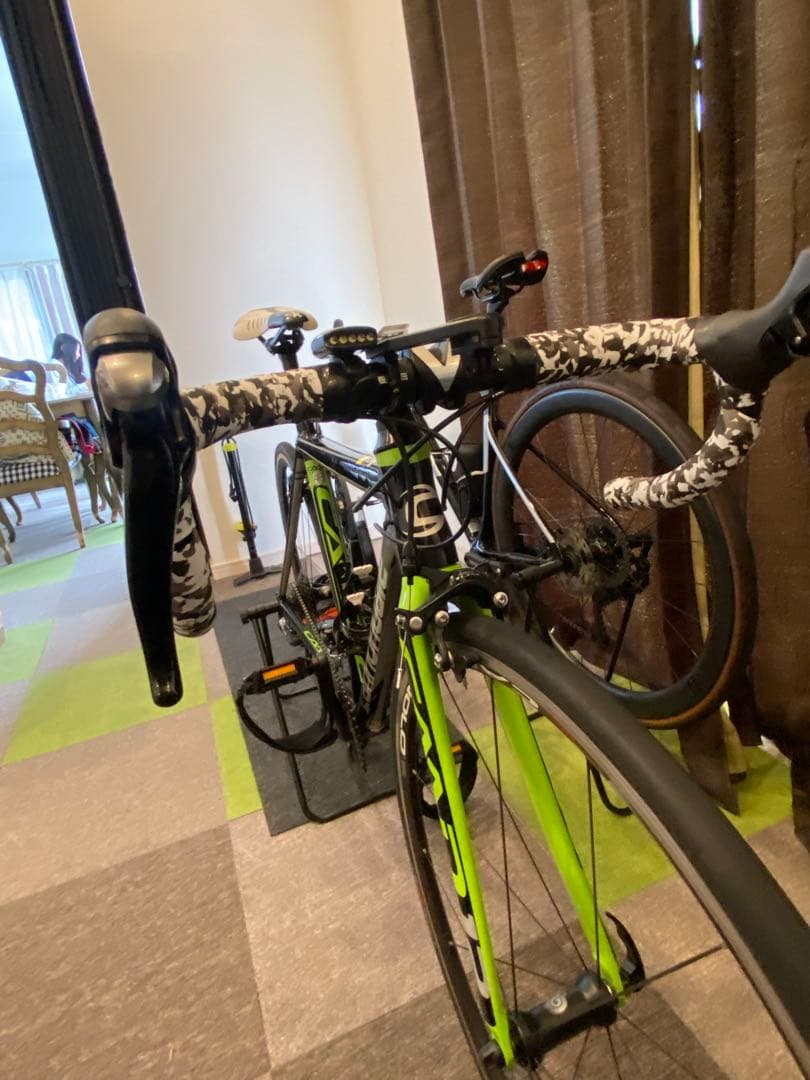 最終値下げ　Cannondale CAAD12ロードバイク ブラック/グリーン