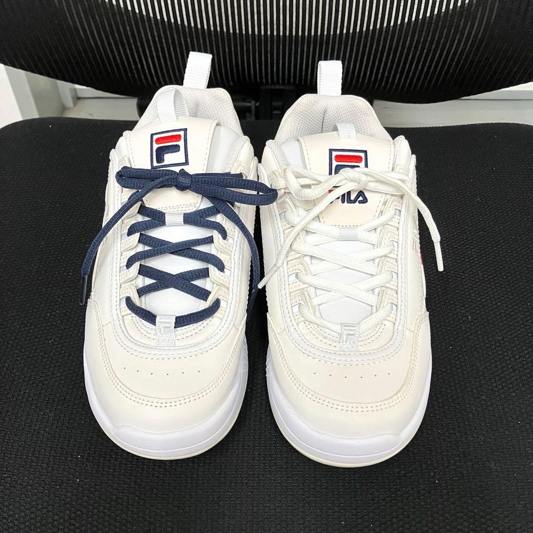 FILA ホワイト ゴルフシューズ　スニーカー ロゴ入り　ディスラプター