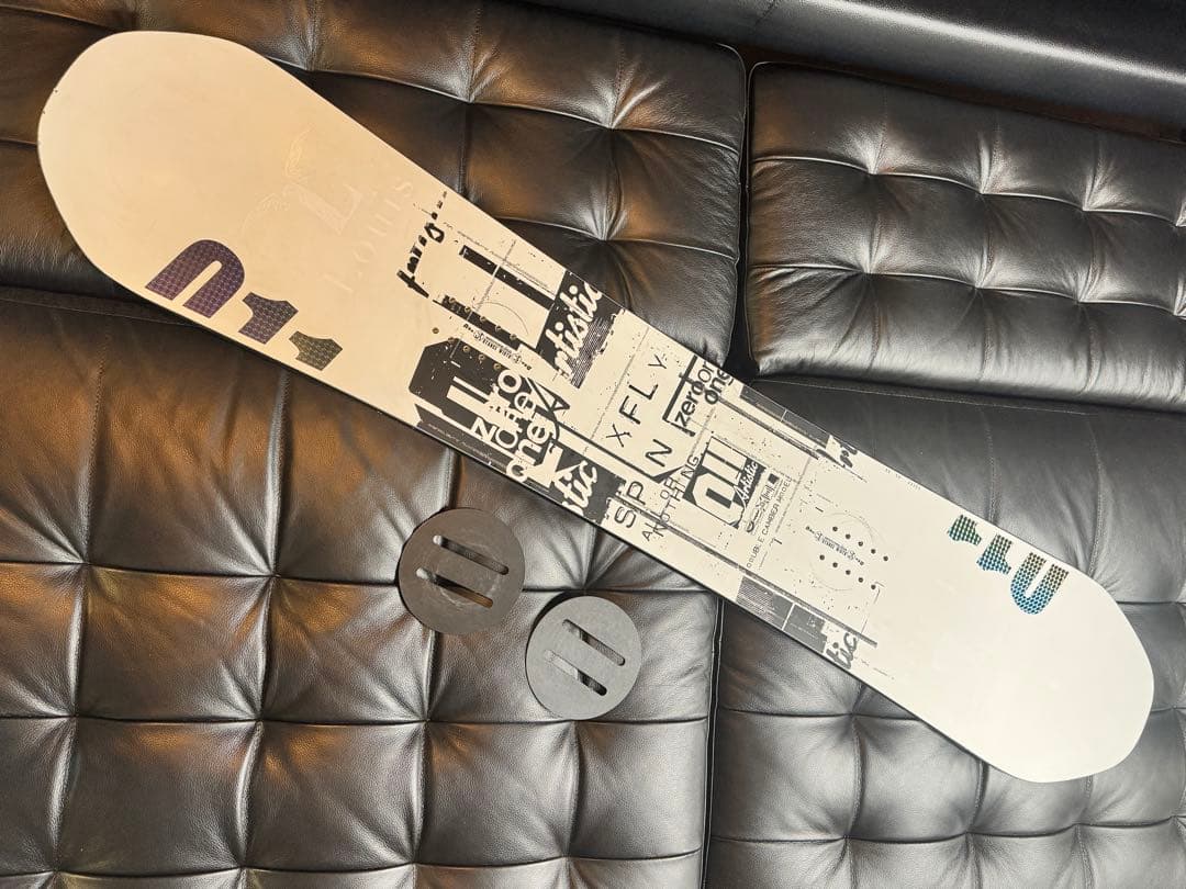 011ARTISTIC X FLY SPIN 150 スノーボード　板　グラトリ