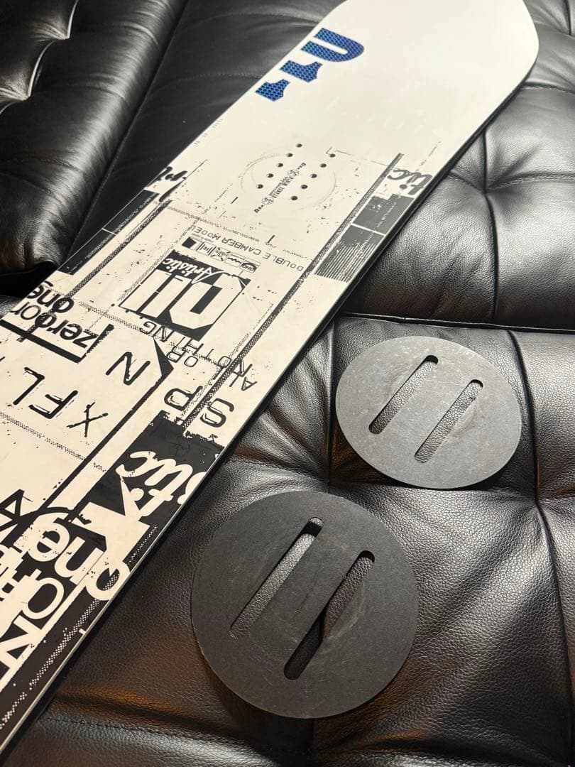 011ARTISTIC X FLY SPIN 150 スノーボード　板　グラトリ