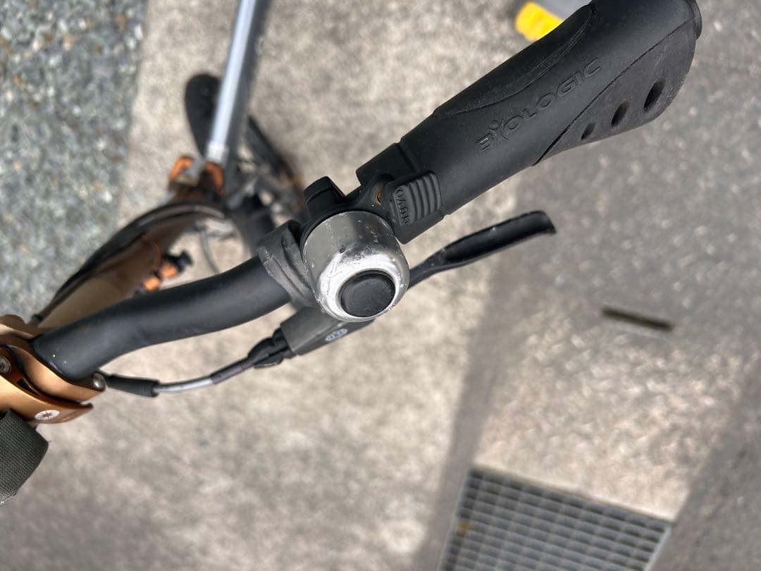 基本引き取り　ダホン 折りたたみ自転車 グレー　8段変速