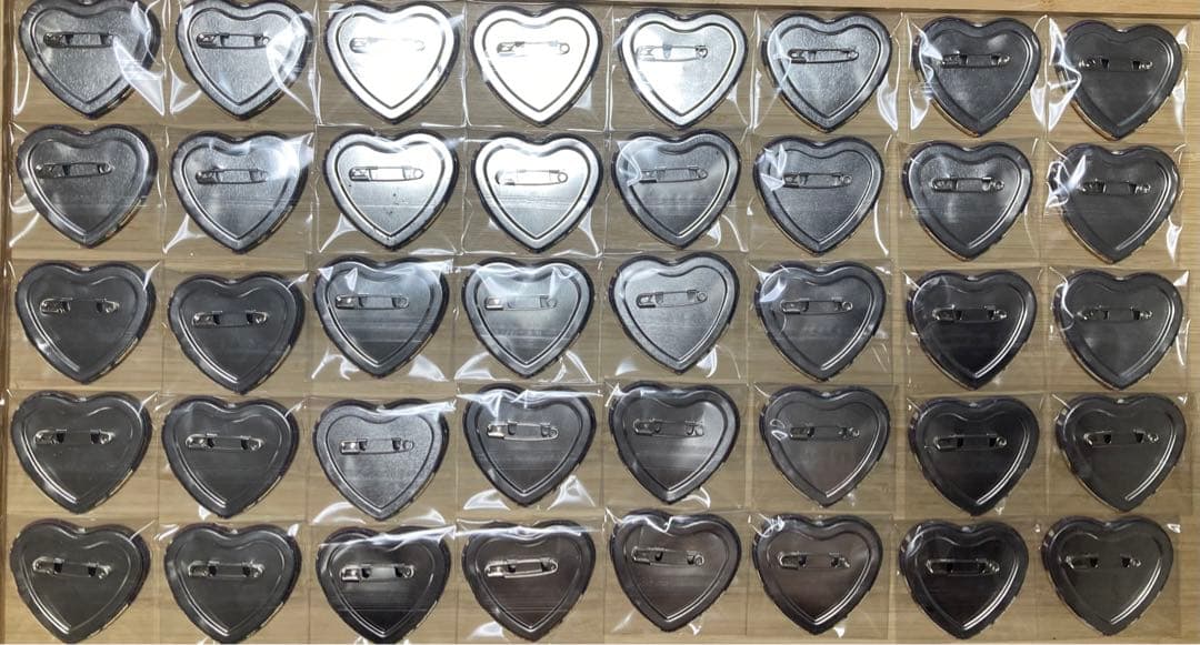 真白友也 缶バッジ