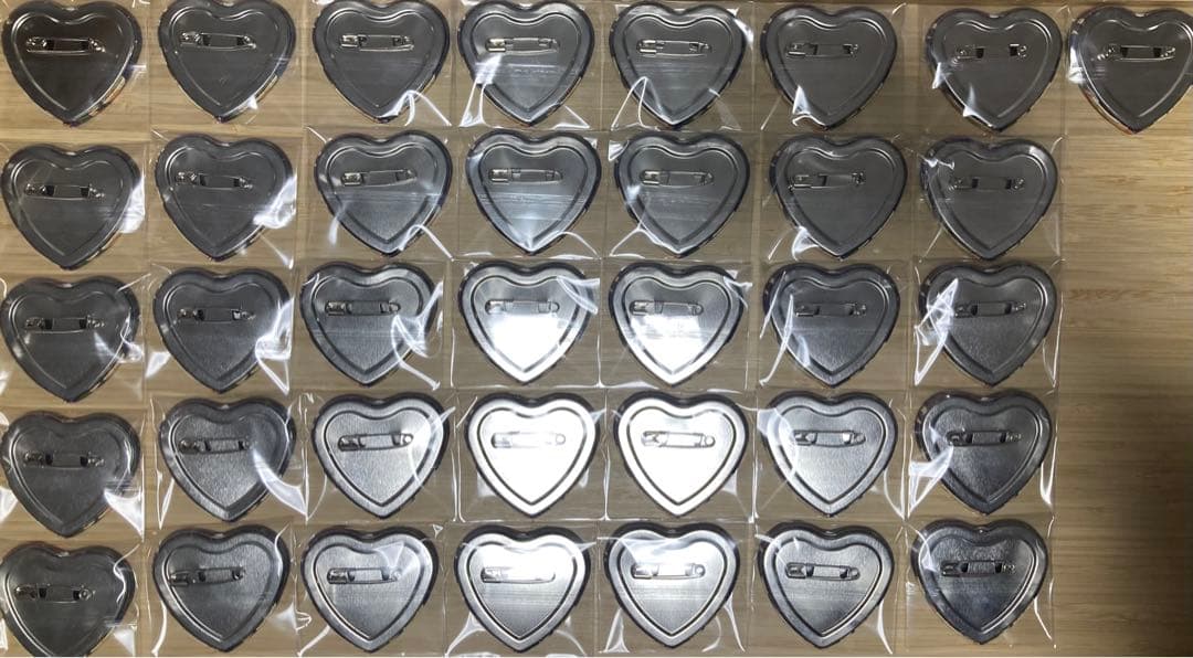 真白友也 缶バッジ