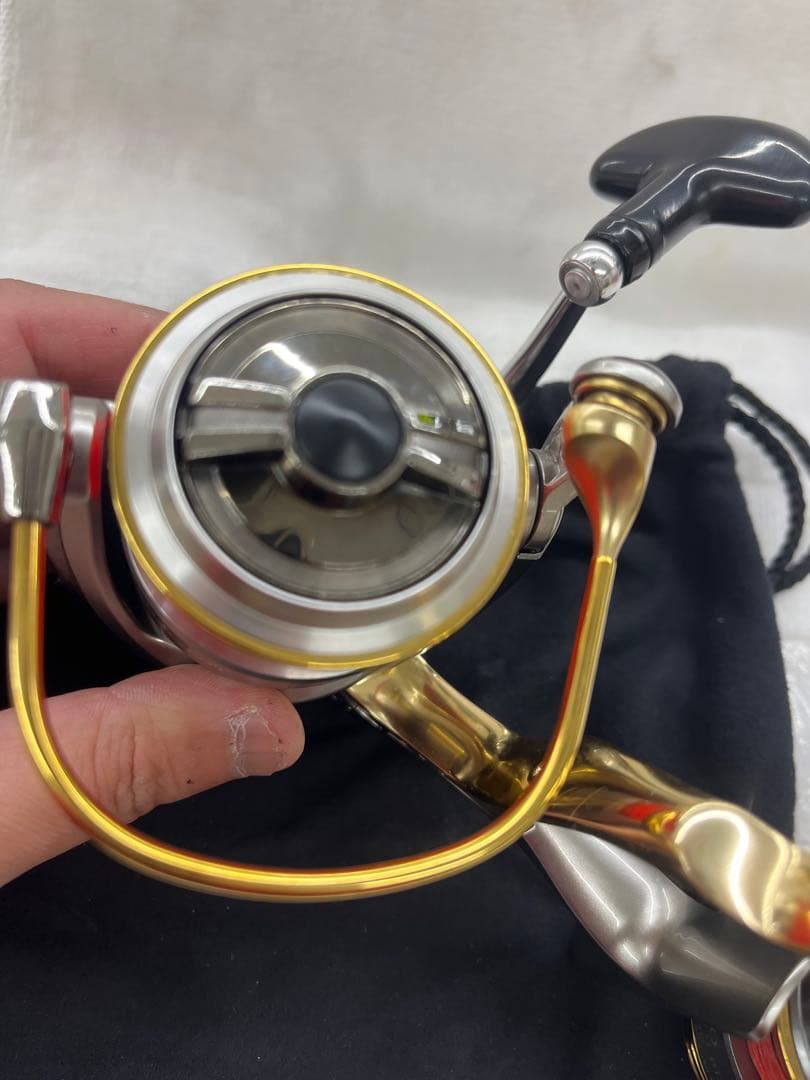 [美品]ダイワ・06トーナメントISO Z2500LBD(替えスプール付き)