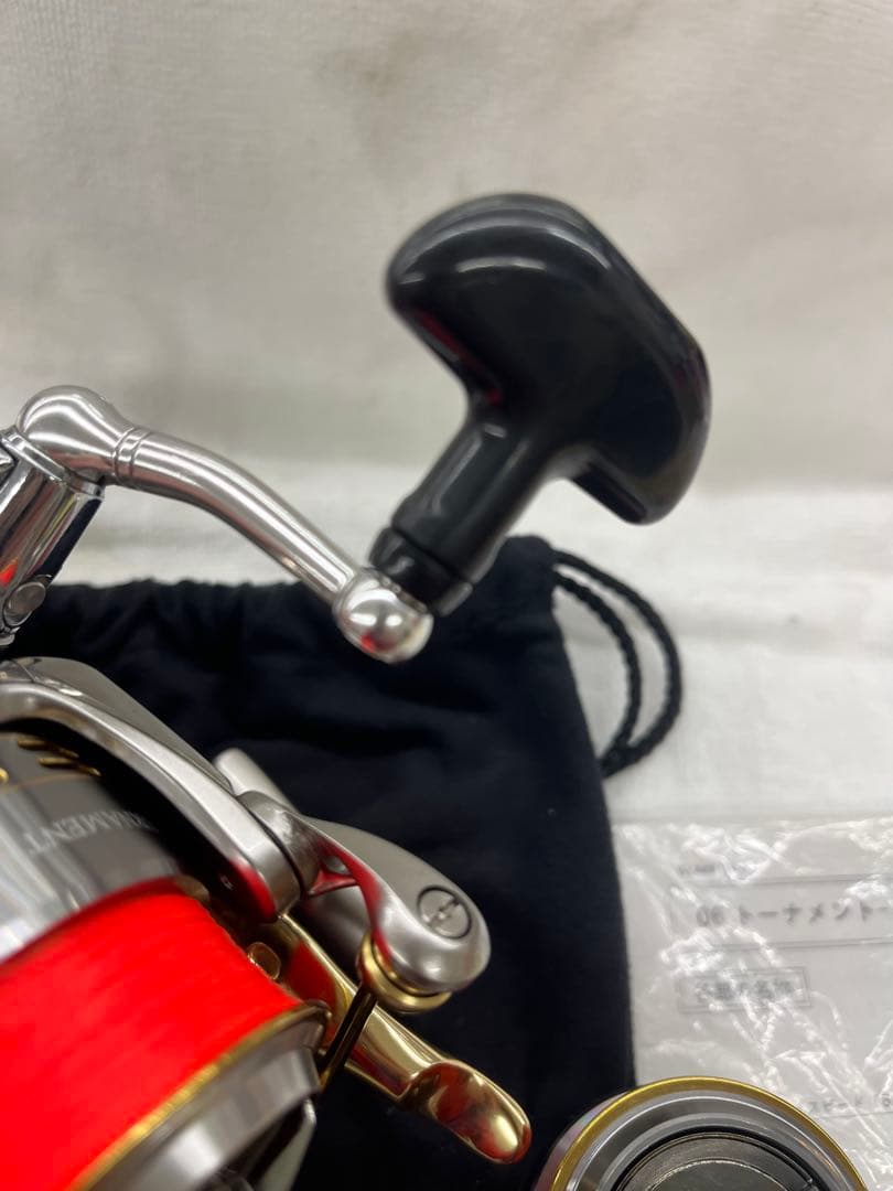 [美品]ダイワ・06トーナメントISO Z2500LBD(替えスプール付き)